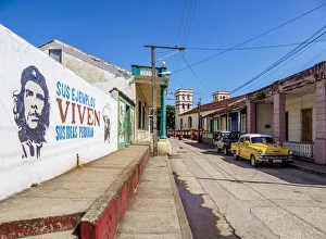 Communism Gallery: Mural Painting with Che Guevara and Camilo Cienfuegos, Antonio Maceo Street, Baracoa