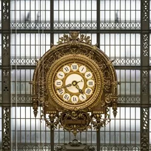 Musee d'Orsay, giant ornamental clock, Paris, France