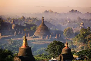 Myanmar (Burma), Rahine State, Mrauk U Archaeological Site