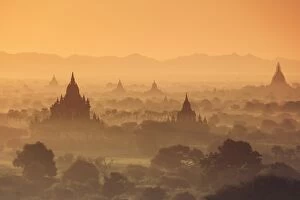 Archaelogical Site Gallery: Myanmar (Burma), Temples of Bagan (Unesco world Heritage Site)