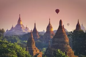 Images Dated 18th November 2014: Myanmar (Burma), Temples of Bagan (Unesco world Heritage Site), Ananda Temple