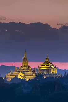 Images Dated 10th August 2015: Myanmar (Burma), Temples of Bagan (Unesco world Heritage Site), Ananda temple