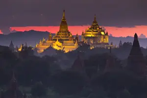 Myanmar (Burma), Temples of Bagan (Unesco world Heritage Site), Ananda temple