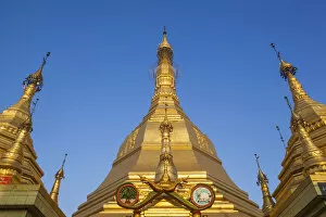 Images Dated 28th February 2013: Myanmar (Burma), Yangon, Sule Pagoda