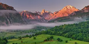 Panorama Prints: Naranjo de Bulnes at Dawn, Cantabrian Mountains