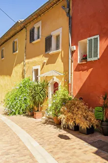 Alleyway Prints: Narrow street in Cassis, Marseille