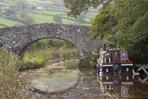 Images Dated 9th June 2020: Narrowboat on the Monmouthshire & Brecon Canal in the Brecon Beacons National Park