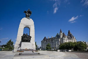 Images Dated 19th March 2008: National War Memorial & Fairmont Chateau Laurier Hotel, Ottawa, Ontario, Canada