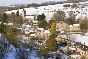 Images Dated 10th March 2014: Naunton village in the snow, nr Stow On The Wold, Gloucestershire, UK