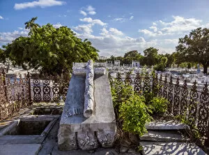 Images Dated 8th September 2020: Necropolis Cristobal Colon, Vedado, Havana, La Habana Province, Cuba