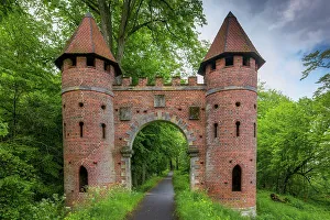 East Germany Prints: Neo-Gothic castle gate on Sieglitzer Berg