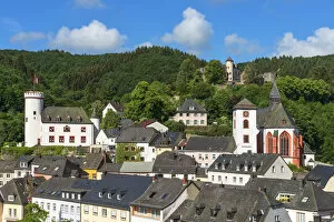 Images Dated 27th November 2018: Neuerburg with castle, Eifel, Rhineland-Palatinate, Germany