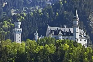 Images Dated 4th June 2010: Neuschwanstein Castle viewed from the village of Schwangau, Bayern, Germany