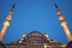 Images Dated 25th May 2011: New Mosque (Yemi Cami), Istanbul, Turkey