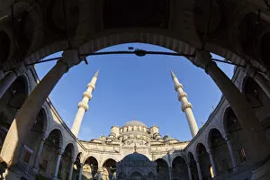 Images Dated 25th May 2011: New Mosque (Yemi Cami), Istanbul, Turkey