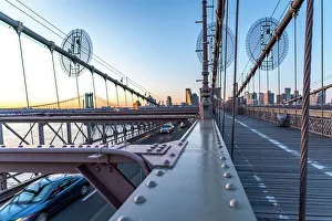 Images Dated 17th August 2022: New York City, Brooklyn Bridge at Sunrise, USA