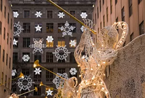 Images Dated 7th February 2008: New York City Manhattan Rockefeller Center Christmas decorations and Saks Department