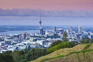 Images Dated 2nd August 2016: New Zealand, North Island, Auckland, elevated skyline from Mt. Eden volcano cone, dusk