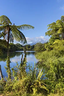 New Zealand, North Island, Lake Mangamahoe, view to Mount Taranaki