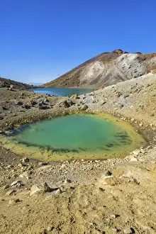 New Zealand, North Island, Tongariro National Park, Emerald Lakes