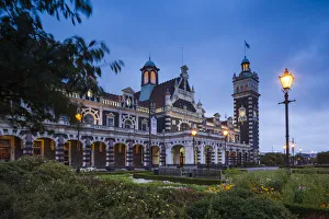 New Zealand, South Island, Otago, Dunedin, Dunedin Railway Station, built 1906, exterior