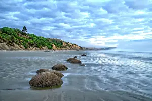 Otago Prints: New Zealand, South Island, Otago, Moeraki Boulders