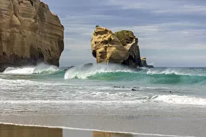 Images Dated 22nd October 2021: New Zealand, South Island, Tunnel Beach
