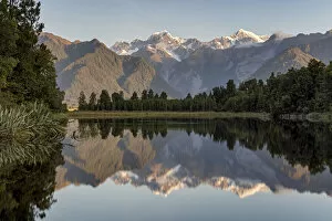 Images Dated 22nd October 2021: New Zealand, South Island, Westland National Park, Lake Matheson