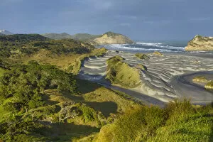 Images Dated 22nd October 2021: New Zealand, South Island, Wharariki Beach