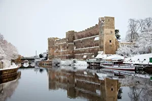 Images Dated 10th June 2011: Newark, UK. The castle on the bank of the river trent in winter