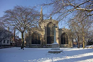 Images Dated 10th June 2011: Newark, UK. The Church of St Mary Magdalenes war memorial