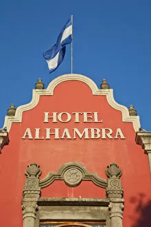 Images Dated 10th June 2009: Nicaragua, Granada, Park Colon, Park Central, Hotel Alhambra