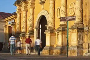 Nicaraguan Prints: Nicaragua, Leon, People entering Iglesia De La Recoleccion