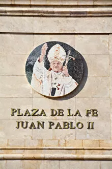 Images Dated 10th June 2009: Nicaragua, Managua, Zona Monumental, Plaza de la Fe Juan Pablo 11, Monument to Pope