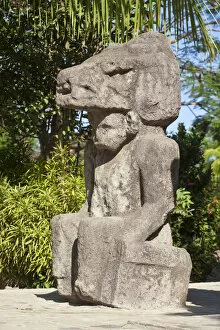 Images Dated 10th June 2009: Nicaragua, Ometepe Island, Altagracia, Ancient statues