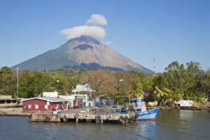Images Dated 10th June 2009: Nicaragua, Ometepe Island, Conception Volcanoe, Moyogalpa ferry terminal