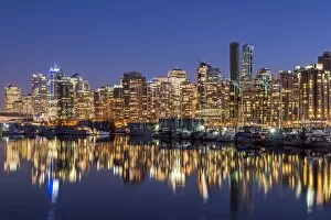 Images Dated 31st December 2015: Night view of downtown skyline, Vancouver, British Columbia, Canada