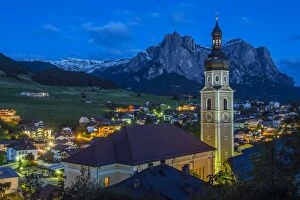 Nice Gallery: Night view over the mountain village of Castelrotto Kastelruth, Alto Adige or South Tyrol