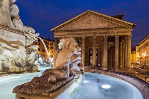 Night view of Pantheon and fountain at Piazza della Rotonda, Rome, Lazio, Italy