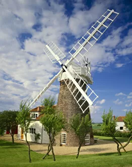 Mill Gallery: Norfolk Cottage Windmill, Mautby, Norfolk, England