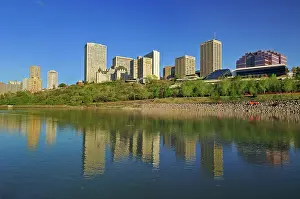 North Saskatchewan River and Edmonton skyline Edmonton, Alberta, Canada