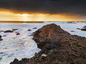 Images Dated 2nd March 2016: Northern Ireland, County antrim, Giants causeway at sunset