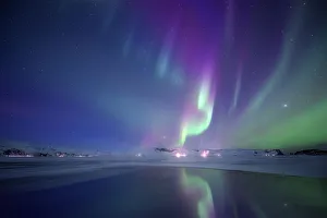 Aurora Boreale Prints: Northern lights over Dyrholaey lagoon during winter, Sudurland, Iceland