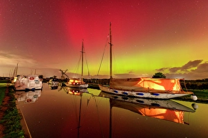 Skies Prints: Northern Lights over Thurne Dyke, Thurne, Norfolk Broads National Park, Norfolk, England