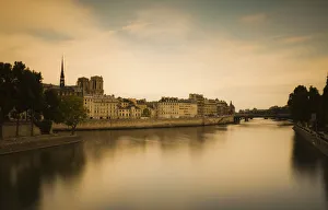 Images Dated 12th August 2010: Notre Dame & Ile de la Cite, Paris, France
