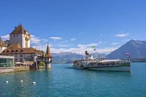 Images Dated 3rd November 2020: Oberhofen castle at Lake Thun, Berner Oberland, canton Berne, Switzerland