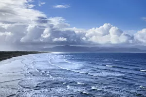 Ireland Gallery: Ocean coast with clouds - Ireland, Kerry, Dingle Peninsula, Inch, Inch Strand