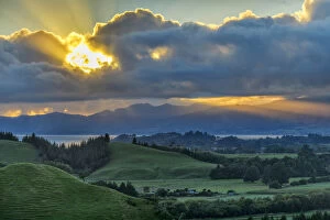 Images Dated 17th May 2018: Oceania, New Zealand, South Island, Tanaka, Golden Bay, sunrise near Tanaka