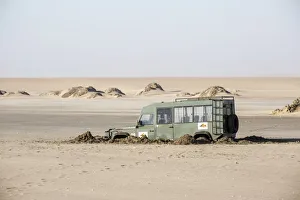 Images Dated 12th October 2017: Offroad on the Namib desert dunes, Namibia, Africa