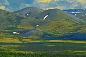 Images Dated 9th March 2023: Ogilvie Mountains along the Dempster Highway Dempster Highway, Yukon, Canada